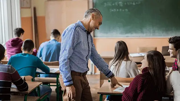 Müfredat değişiyor! Öğrencileri ilgilendiren o soru: Okullarda müfredat değişti mi? Yeni müfredat nasıl olacak? İşte detaylar...