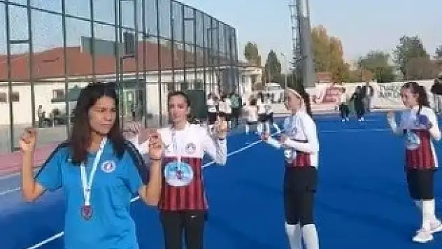 Muğla'nın şampiyon kızlarından Konya'da efsane kutlama!