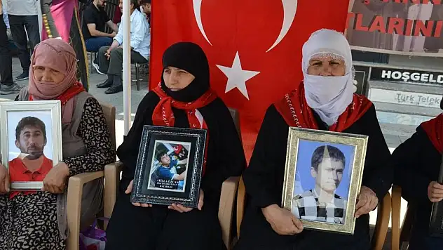 Muşlu aileler evlat nöbetini sürdürdü