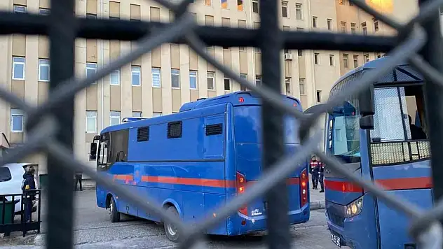 Narin Güran cinayetinde perde aralanıyor! Tutuklular adliyede!