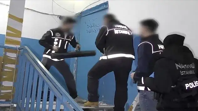 Narkokapan-6 operasyonunda uyuşturucu imal ettikleri gerekçesiyle 3 şüpheli yakalandı