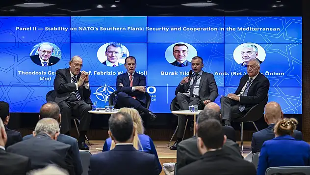 'NATO'nun Güney Kanadında İstikrar' konulu panel düzenlendi