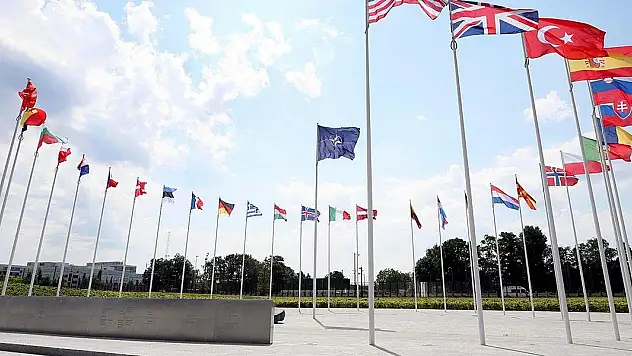 NATO'da ittifakın ilk 'Ticari Uzay Stratejisi' onaylandı