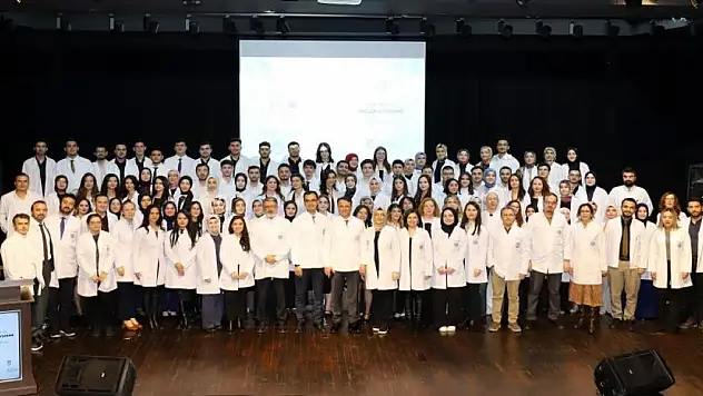 NEÜ Diş Hekimliği Fakültesinde önlük giyme heyecanı