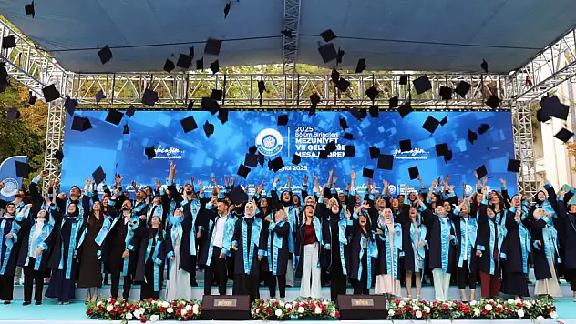 NEÜ'de Bölüm Birincileri Geleceğe Mesaj Verdi