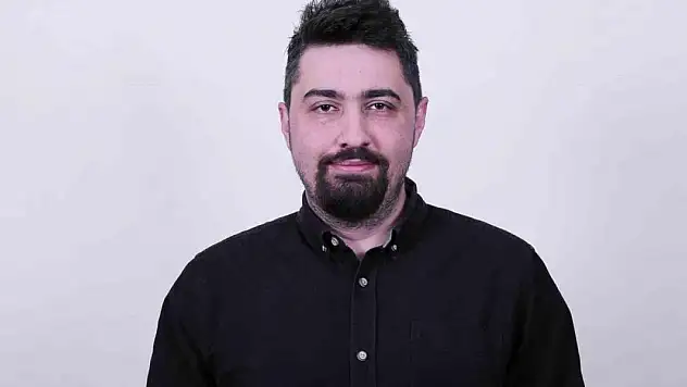 NEÜ'lü akademisyenden gurulandıran başarı
