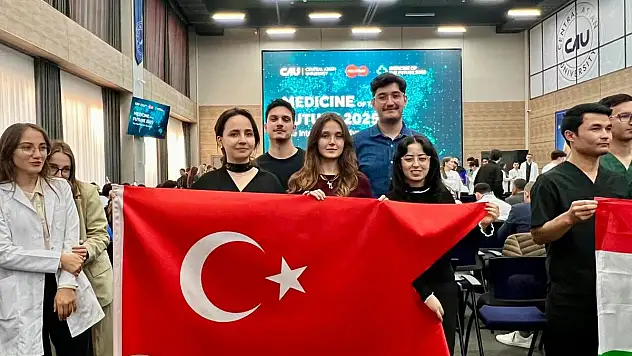 NEÜ'lü Tıp Öğrencileri Taşkent'te Türkiye'nin Gururu Oldu
