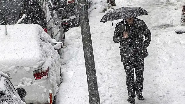 Niğde'de eğitime kar engeli