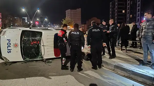 Niğde'de ekip otosuyla otomobil çarpıştı: 2'si polis 6 yaralı