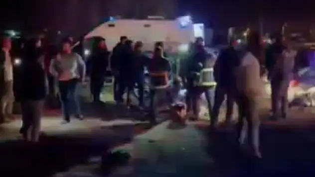 Niğde'de iki otomobil çarpıştı: 3 ölü, 6 yaralı