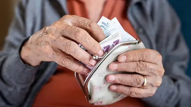 Emekli maaş promosyon kampanyaları güncellendi! Bankalar kesenin ağzını açtı