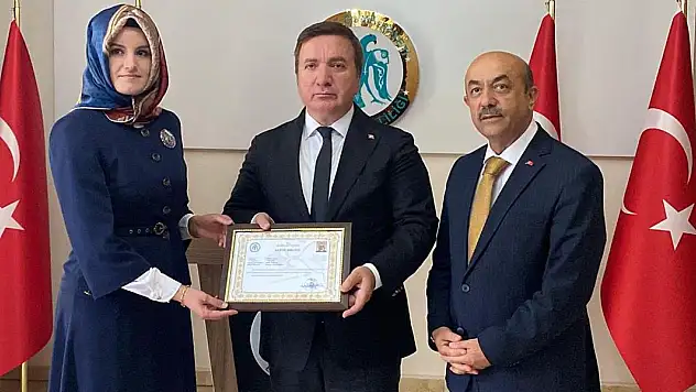 Öğrencisi için burs isteyen öğretmene başarı belgesi