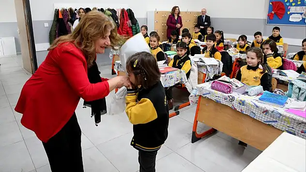 Öğretmenler Günü 'Hatıran Yeter' temasıyla kutlanacak