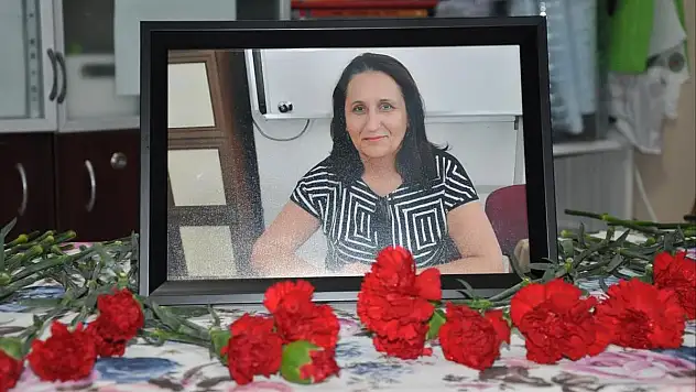 Öğretmenler Günü'nde hayatını kaybeden öğretmen görev yaptığı okulda anıldı