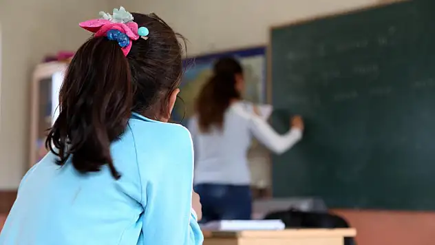 Öğretmenlerin il içi isteğe bağlı yer değiştirme sonuçları açıklandı