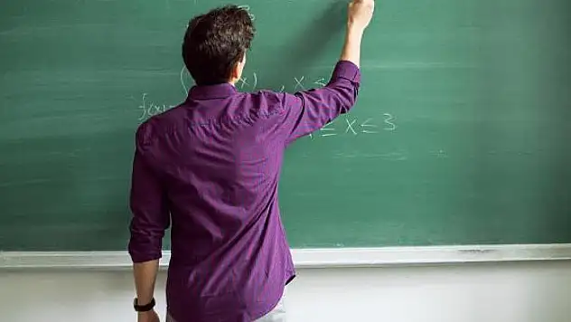Öğretmenlerin mazerete bağlı yer değiştirme başvuruları duyurusu yayımlandı