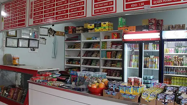 Okul kantinlerinde yeni dönem: Annelerin istediği oldu! O ürünler satılmayacak!