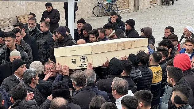 Öldürülen genç taksicinin cenazesi, Karaman'da toprağa verildi