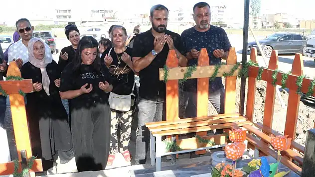 Ölümünde ihmal iddiası olan Yasmin Elif'in kabrinde 'son doğum günü'
