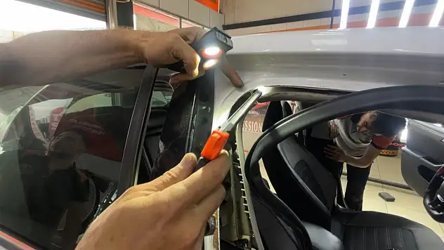Önü başka arkası başka! Konya'da satılmak istenen lüks aracı görenler şok oldu!