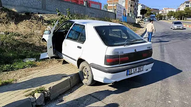 Önüne çıkan araca vurmamak için direksiyonu kırdı: 1 yaralı