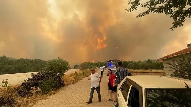 Orman Yangının 4. Gününde Bir Köy Tahliye Edildi!