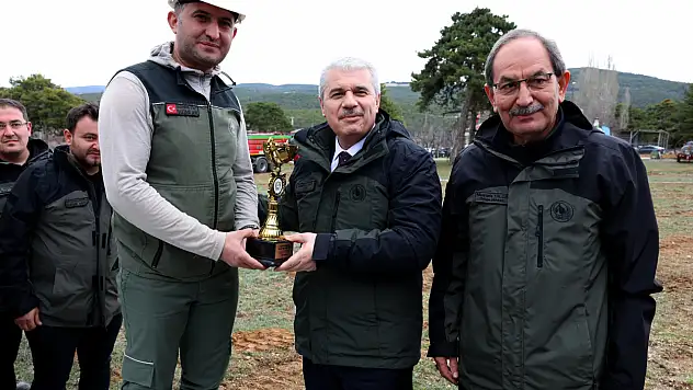 Ormanın kahramanları Konya Valisi Akın tarafından ödüllerini aldı