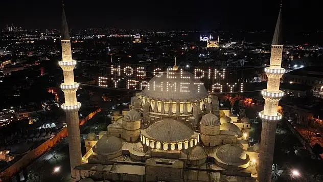 Osmanlı geleneği mahyalar, camilere asılmaya başlandı