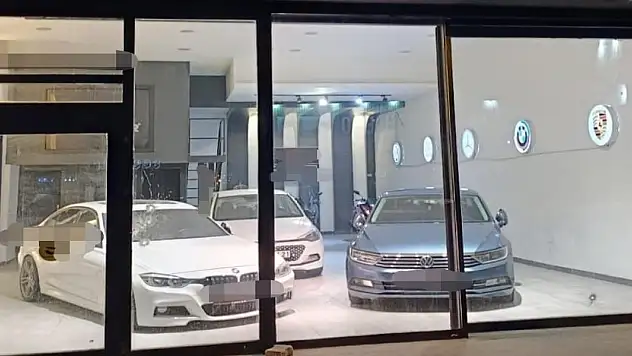 Oto galeriye tüfekli saldırı