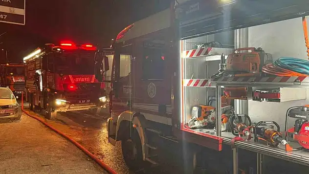 Oto tamir dükkanında yangın paniği