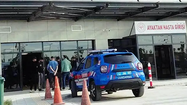 Otomobil bisikletli çocuklara çarptı: 3 yaralı