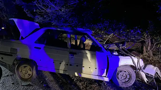 Otomobil ile tarım işçilerini taşıyan minibüs çarpıştı: 1 ölü, 7 yaralı!