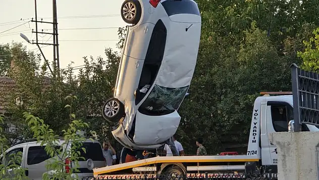 Otomobil, Metrelerce Yükseklikten Yere Çakıldı!