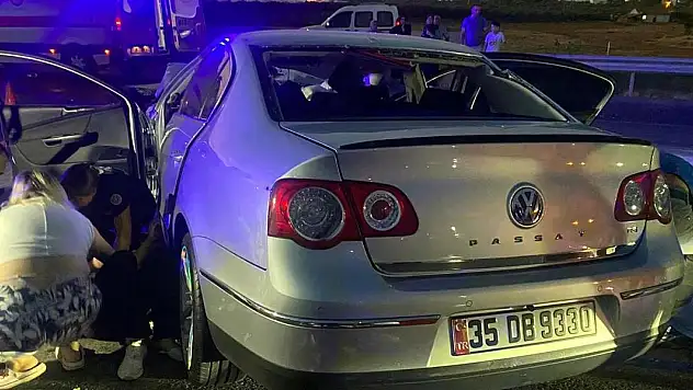 Otomobil su tankerine çarptı, biri bebek 3 kişi öldü