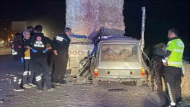 Otomobil tıra ok gibi saplandı! Karı-koca hayatını kaybetti