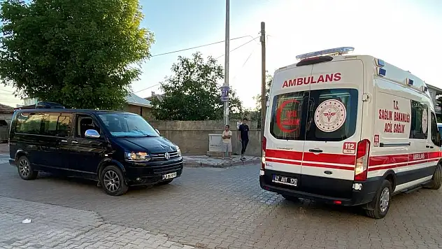 Otomobille çarpışan motosikletten atlayarak kurtuldu