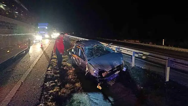 Otostopla bindiği araç mezarı oldu: 1 ölü, 2 yaralı