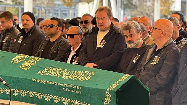Oyuncu Vural Çelik son yolculuğuna uğurlandı