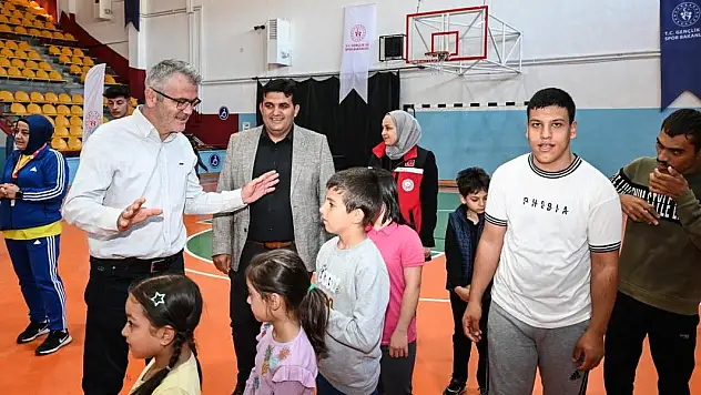 Özel gereksinimli öğrencilere Mutlu Çarşamba etkinliği