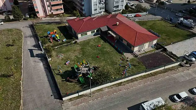 Özel kreşin öğretmeni çocuğa felaketi yaşattı