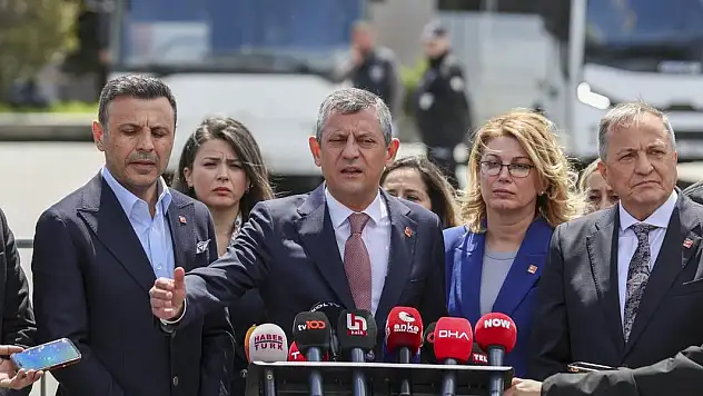 Özgür Özel: Sabırlı bir şekilde bu süreci yakından takip ediyoruz