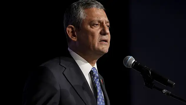 Özgür Özel, yeniden CHP Genel Başkanı seçildi