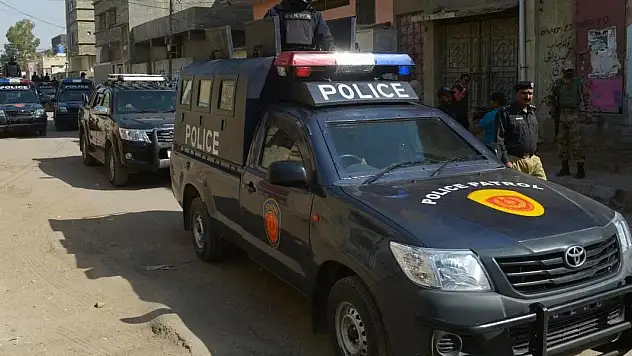 Pakistan'daki tren saldırısı: 155 yolcu kurtarıldı, 27 saldırgan öldürüldü