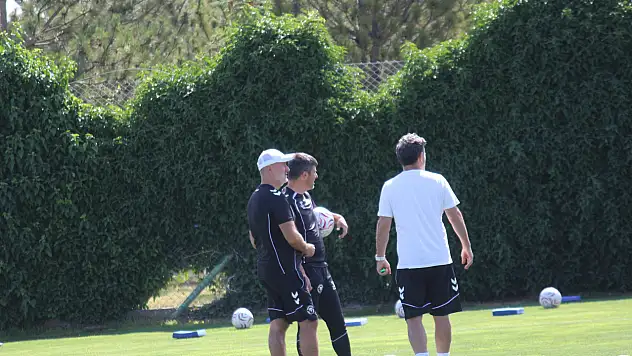 Palut, Konyaspor'a geri dönen Ersan Parlatan hakkında konuştu! 'Bize çok yardım edecek'