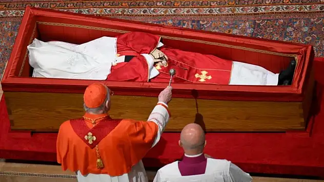 Papa Franciscus'un cenaze töreni için hazırlıklar sürüyor