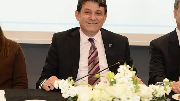 Paparacı adaylığını açıkladı
