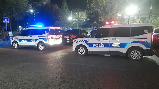 Parkta bıçaklı kavga: 1 yaralı