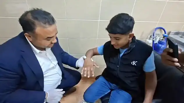 Parmağına yüzük sıkışan vatandaşın yardımına itfaiye amiri koştu