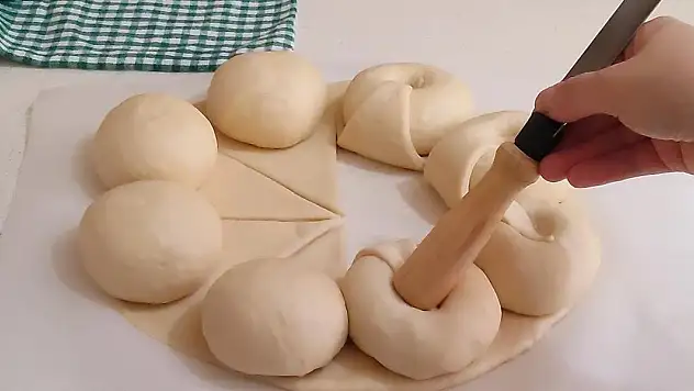 Pastanecilerin sırrı. Hamura 1 kaşık eklerseniz bayatlaması gerçekten imkansız