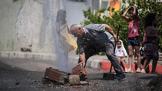 Patlayan su borusunun onarılmamasına tepki yağdı
